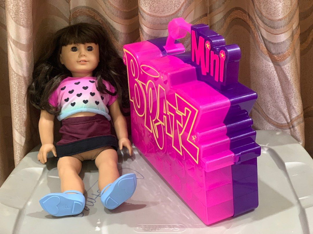 Mini Bratz Series 3 Full Case only (Category: Kids Toys) located in Davao. Submitted by riccirici (Listing ID 1331609991, Image 2). Description: Mini Bratz Series 3 Full Case only Collector’s Case Like new AG Doll 18” for size reference only, not included Price 990 php + SF Bank Transfer, Gcash.