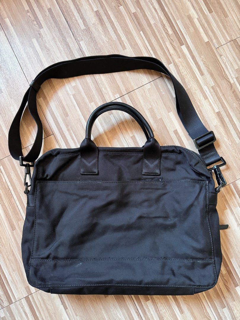 MK Briefcase Travis Black 2 Zip Main Compartment (Category: Luxury Bags & Wallets) located in Davao. Submitted by stellietas (Listing ID 1331562004, Image 2). Description: Size: 16L x 11H x 3.5W Color: black Canvass and leather materials With signs of use on the hardwares: see photo posted. #mensbag #mensbriefcasebag #briefcase #mkbag #authenticpreloved #authentic #unisexbag .