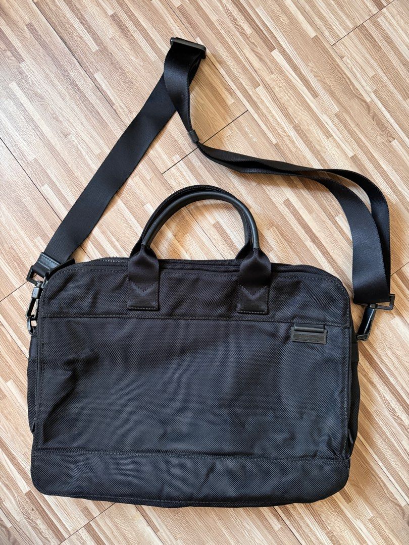 MK Briefcase Travis Black 2 Zip Main Compartment (Category: Luxury Bags & Wallets) located in Davao. Submitted by stellietas (Listing ID 1331562004, Image 1). Description: Size: 16L x 11H x 3.5W Color: black Canvass and leather materials With signs of use on the hardwares: see photo posted. #mensbag #mensbriefcasebag #briefcase #mkbag #authenticpreloved #authentic #unisexbag .