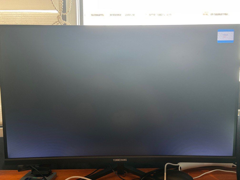 Monitor (Category: Monitor Screens) located in Singapore. Submitted by chewbaccar (Listing ID 1331624429, Image 1). Description: Slight problem with the monitor it may be slightly annoying but still in working condition.