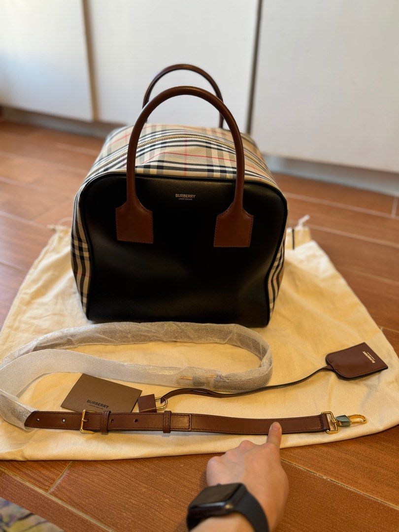 NEW Burberry Calfskin Nova Check Small Cube Bowling Bag, 名牌
