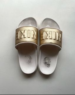 Nike slides $1 cheap