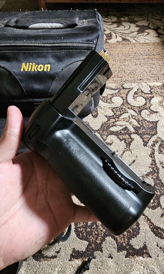 Nikon DSLR D90 (Category: Cameras) located in Cavite. Submitted by jeddk103 (Listing ID 1331600175, Image 3). Description: In good condition Light used camera It has a light scratch due to the protector. Complete set With 2 extra lens Rechargeable battery With a detachable battery. Complete cords Complete bags With camera flash Please see photos for the item included Let me know if interested po.😊 Mode of payment Bank transfer or Gcash.