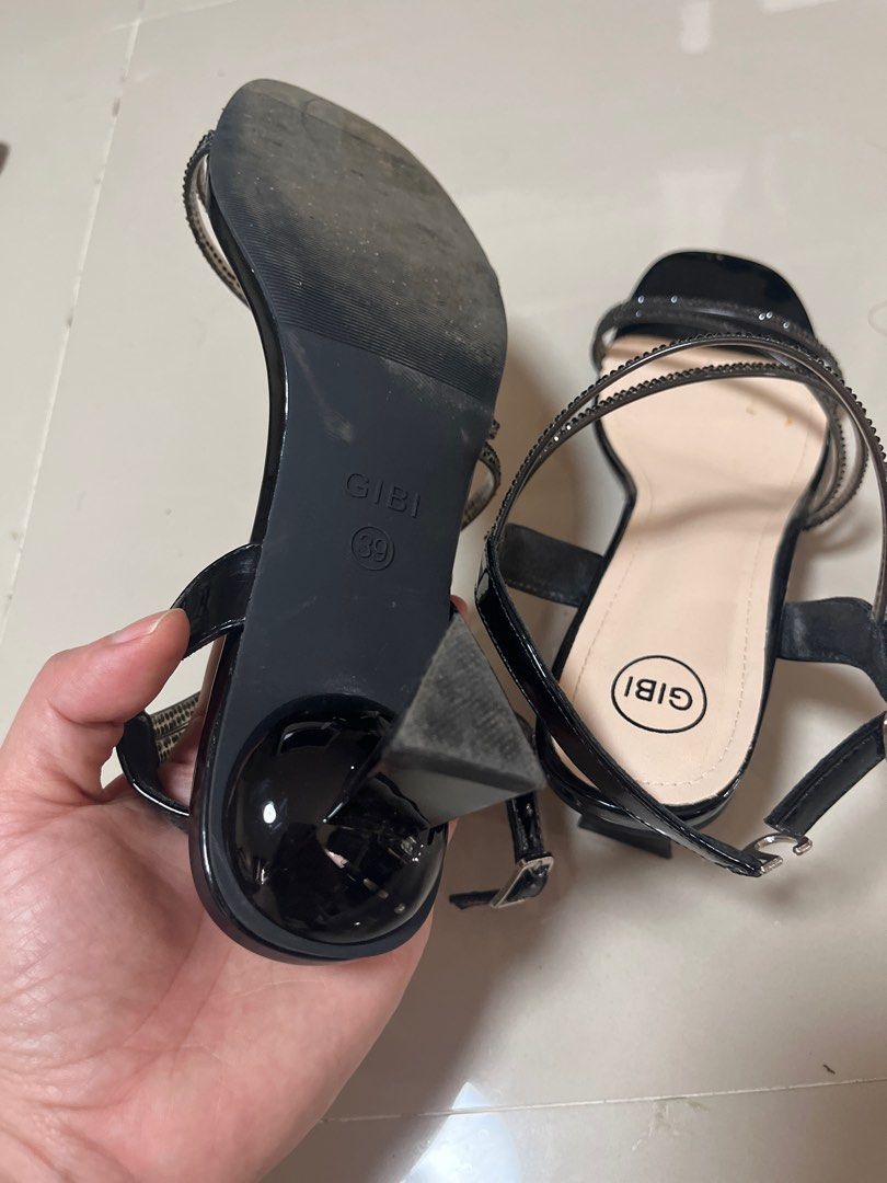 Original Gibi shoes size 9 (Category: Flats & Sandals) located in Angeles City. Submitted by authentic.prelovedstuff (Listing ID 1331588259, Image 3). Description: .