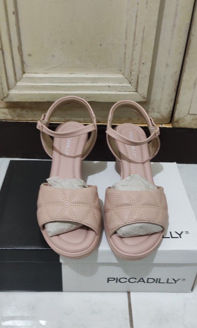 Piccadilly Sandals Old Rose color (Category: Sandals) located in San Pedro. Submitted by recitea (Listing ID 1331582530, Image 1). Description: I am selling my brand new, never used Piccadilly sandals for Php 1,199.00 only! FREE Shipping! I bought it out of impulse buying. Type of sandals : Wedge Heels ht: around 2 inches Color : Old rose - kahit anong OOTD bagay.