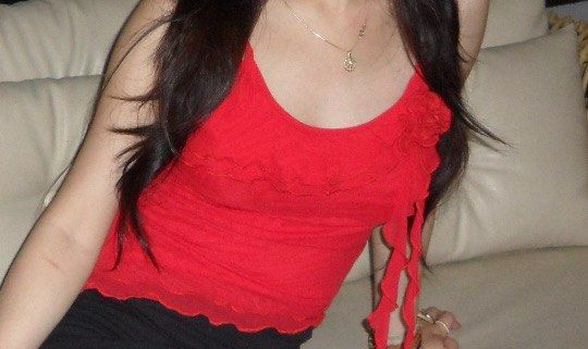 SHEIN Red Lettuce Top Sleeveless (Category: Sleeveless) located in Manila. Submitted by de.clutterthings (Listing ID 1331562960, Image 2). Description: Red Lettuce Top Sleeveless Fitted - xs to s - stretchable material - only used once at a party - for reference: i’m 5’0 .