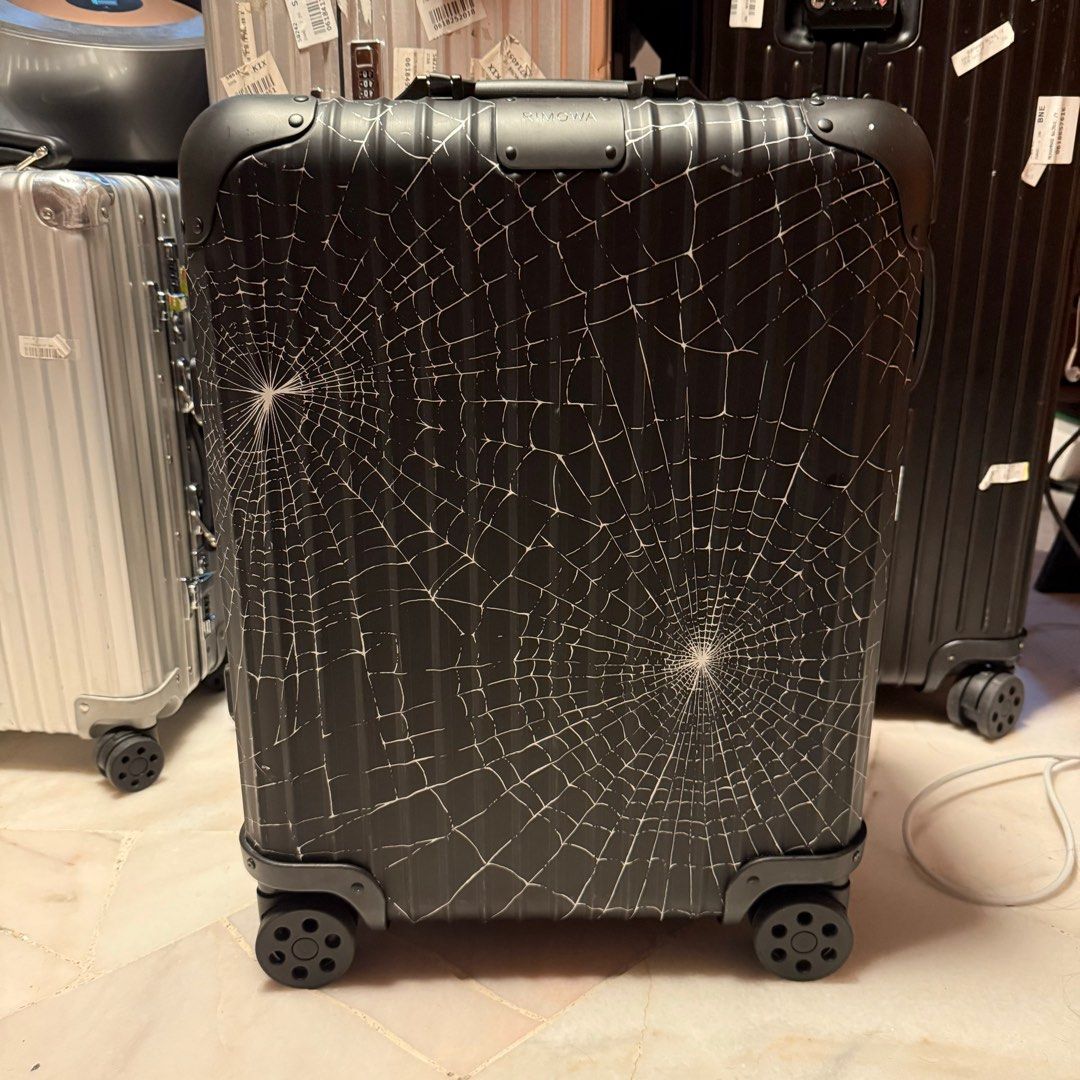 Supreme®/RIMOWA Cabin Plus 49L Supreme x RIMOWA Cabin Plus 49L