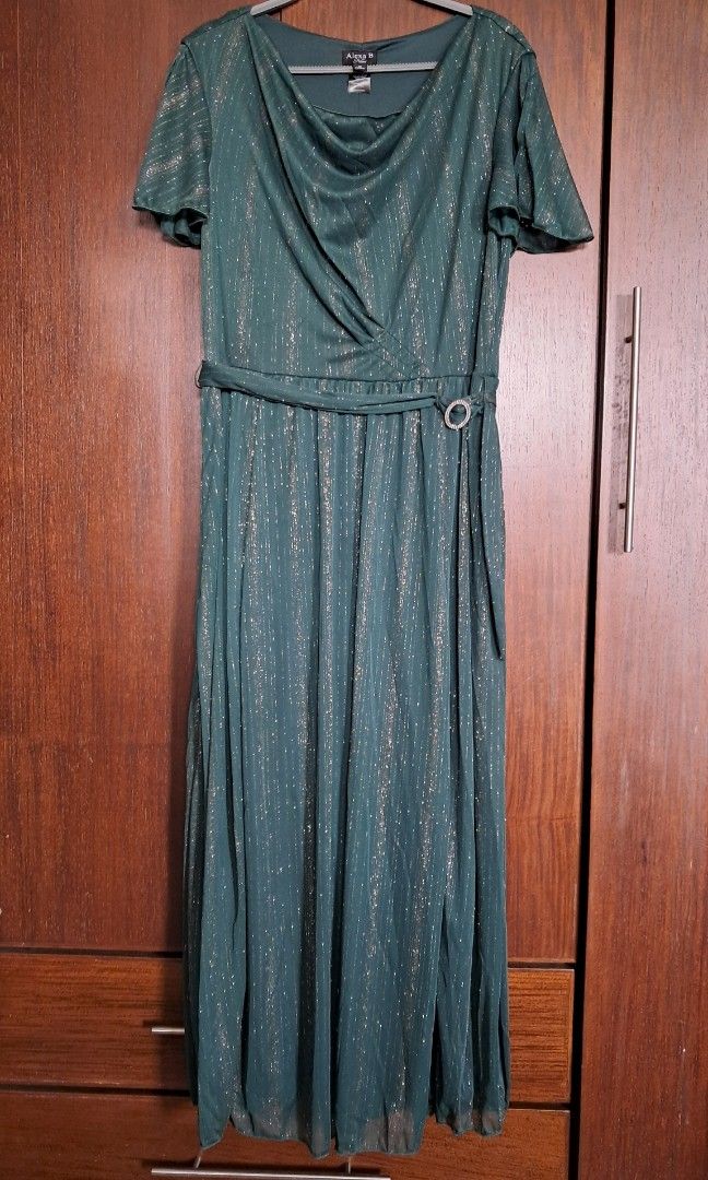 Size 12 ~L Alexa B Nites Emerald Green Evening Dress, Women's Fashion,  Dresses & Sets, Evening dresses & gowns on Carousell