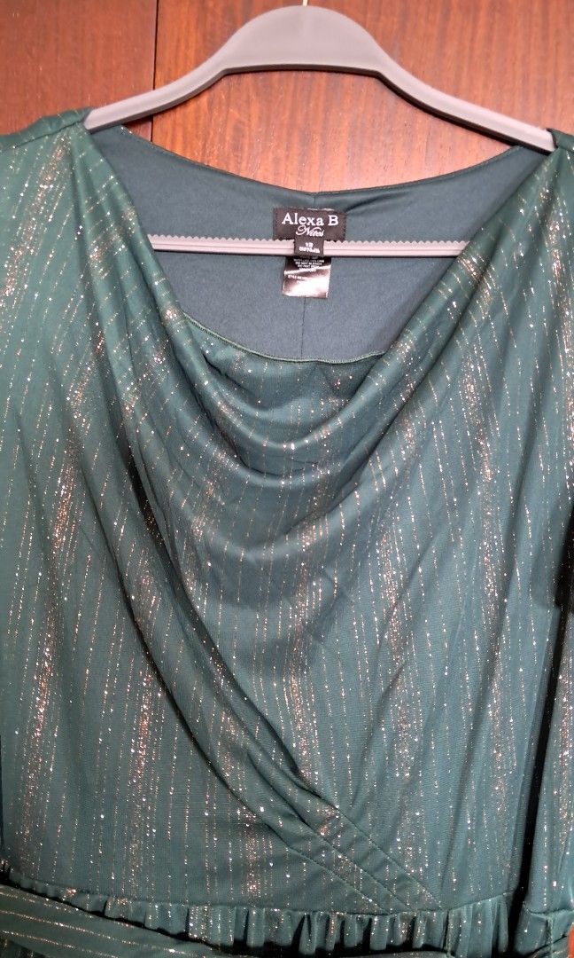 Size 12 ~L Alexa B Nites Emerald Green Evening Dress, Women's Fashion, Dresses & Sets, Evening dresses & gowns on Carousell Size 12 ~L Alexa B Nites Emerald Green Evening Dress, Women's Fashion, Dresses & Sets, Evening dresses & gowns on Carousell