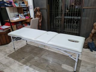 White Massage Bed