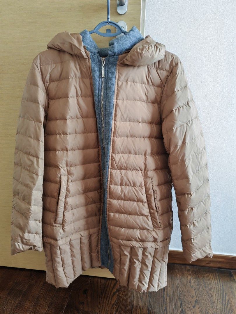 Winter down Jacket (Category: Coats, Jackets and Outerwear) located in Singapore. Submitted by shaylin1188 (Listing ID 1331588967, Image 6). Description: -Just bought in Nov2023. -Can be worn -15 degree and don't feel cold at all. Worn during out recent trip to korea. -Price slightly negotiable for sincere buyer..