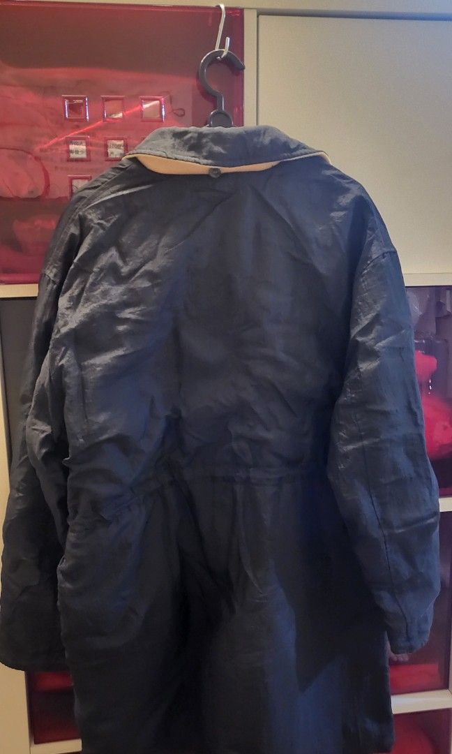 Winter Jacket (Category: Coats, Jackets and Outerwear) located in Singapore. Submitted by tinkerbelle (Listing ID 1331721712, Image 3). Description: Fleece inner layer and wind breaker outer layer. Suitable for winter at 0 degree. Not bulky and not heavy. Size L-XL.