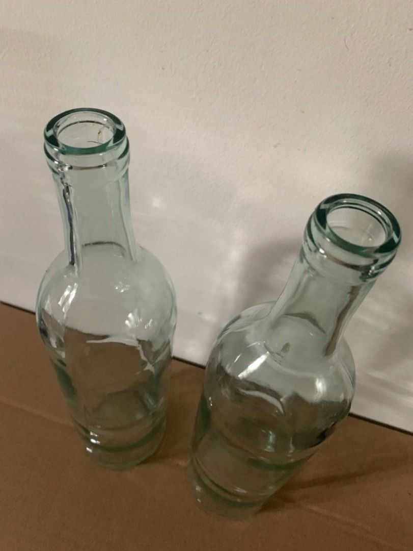 2pcs Wine Bottles (Category: Water Bottles & Tumblers) located in Marikina City. Submitted by oldschooljunkies (Listing ID 1328603817, Image 2). Description: .