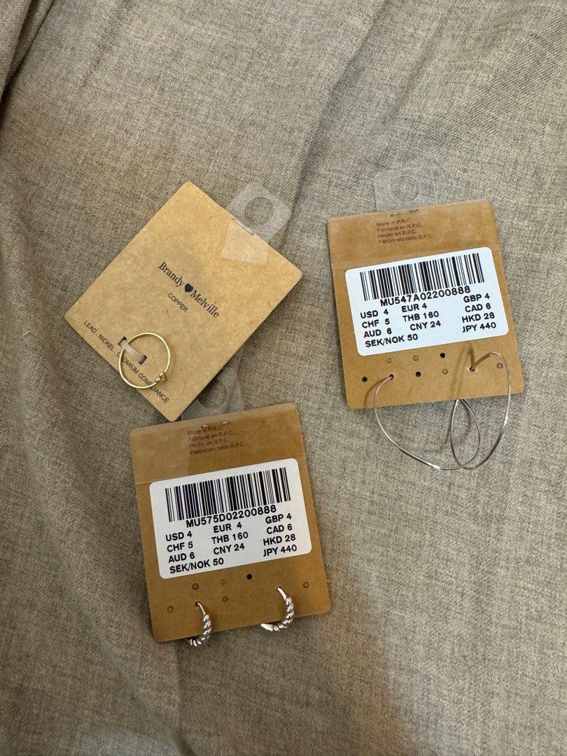 全新Brandy Melville 耳環戒指, 她的時尚, 手錶及配件, undefined在旋轉拍賣