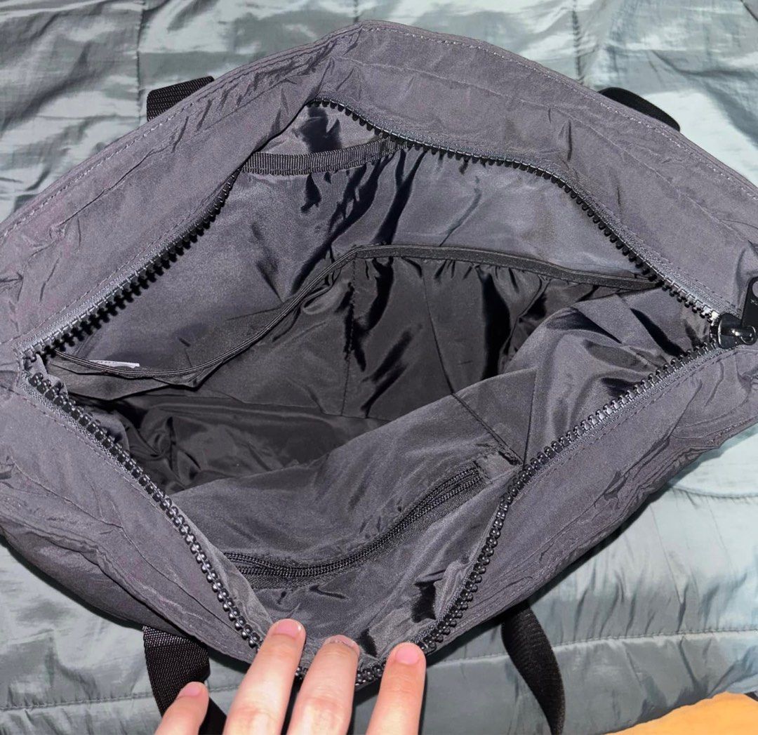 bagsmart tote bag in black (Category: Tote Bags) located in Mandaluyong City. Submitted by elayg (Listing ID 1328745629, Image 3). Description: bagsmart tote bag in black .