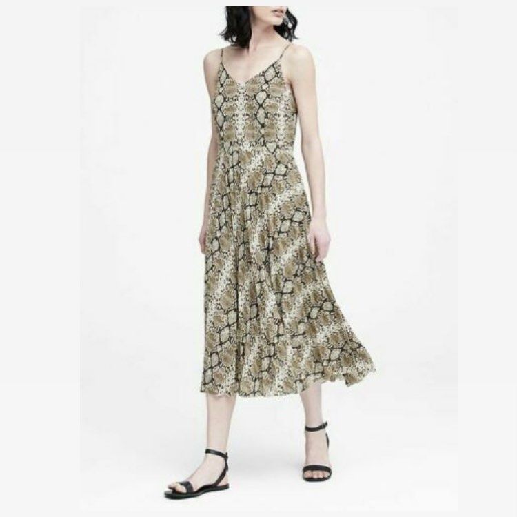 Banana Republic snake print pleated dress Women s Fashion Dresses Sets Dresses on Carousell