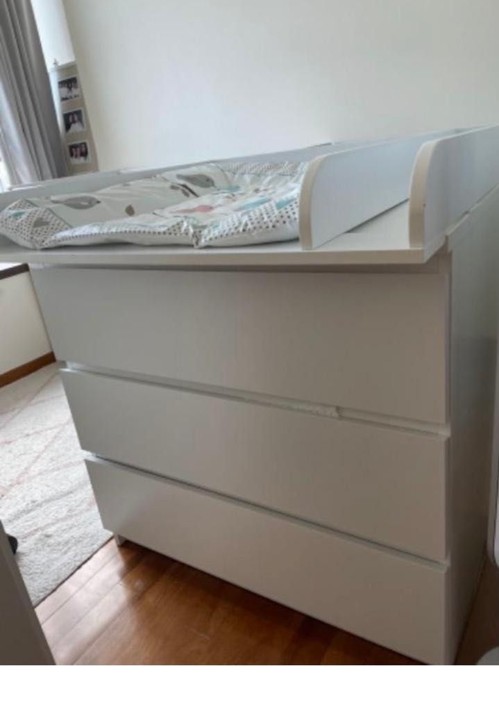 Changing table (Category: Changing Tables & Stations) located in Singapore. Submitted by ruki123 (Listing ID 1328667595, Image 3). Description: White changing table. You can remove the upper part and use it as a chest of drawers too. .