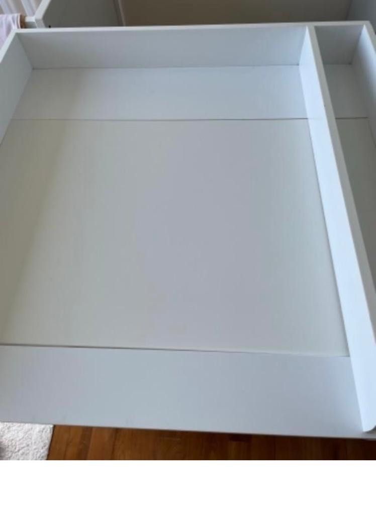 Changing table (Category: Changing Tables & Stations) located in Singapore. Submitted by ruki123 (Listing ID 1328667595, Image 1). Description: White changing table. You can remove the upper part and use it as a chest of drawers too. .