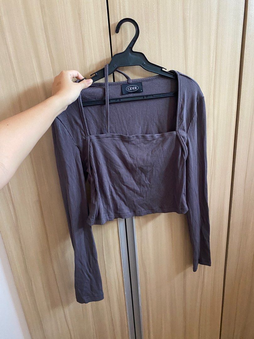Cider Long Sleeve Semi Cropped Top (Category: Shirts) located in Muntinlupa City. Submitted by inyadev (Listing ID 1328623413, Image 1). Description: Fits medium to large frames Cute extra strap detail No when worn pics.