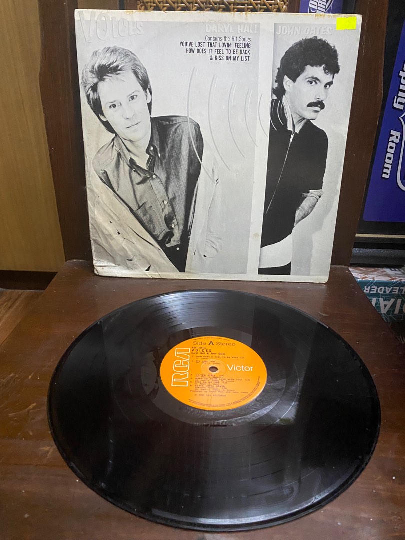Daryl Hall & John Oates - Voices (Vinyle Usagé) main image 1