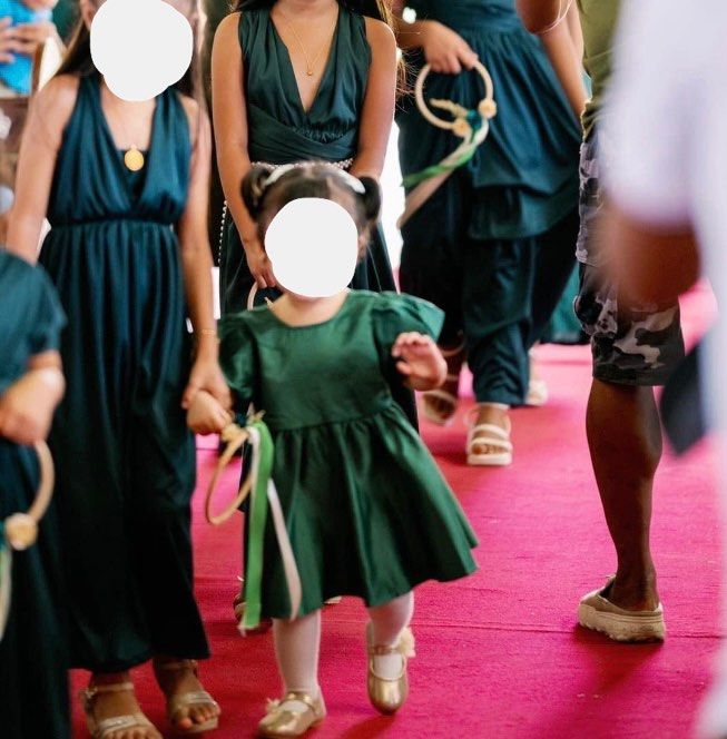 EMERALD GREEN DRESS/GOWN (Category: Babies & Kids Fashion) located in Calamba. Submitted by aleynskyy (Listing ID 1328680382, Image 1). Description: my daughter is the little one wearing the dress, white tights, and gold shoes. she’s 22 months by that time. dress is perfect for 1-3 yrs old. perfect for birthdays and events. also lightweight so hindi magiging iritable si toddler.