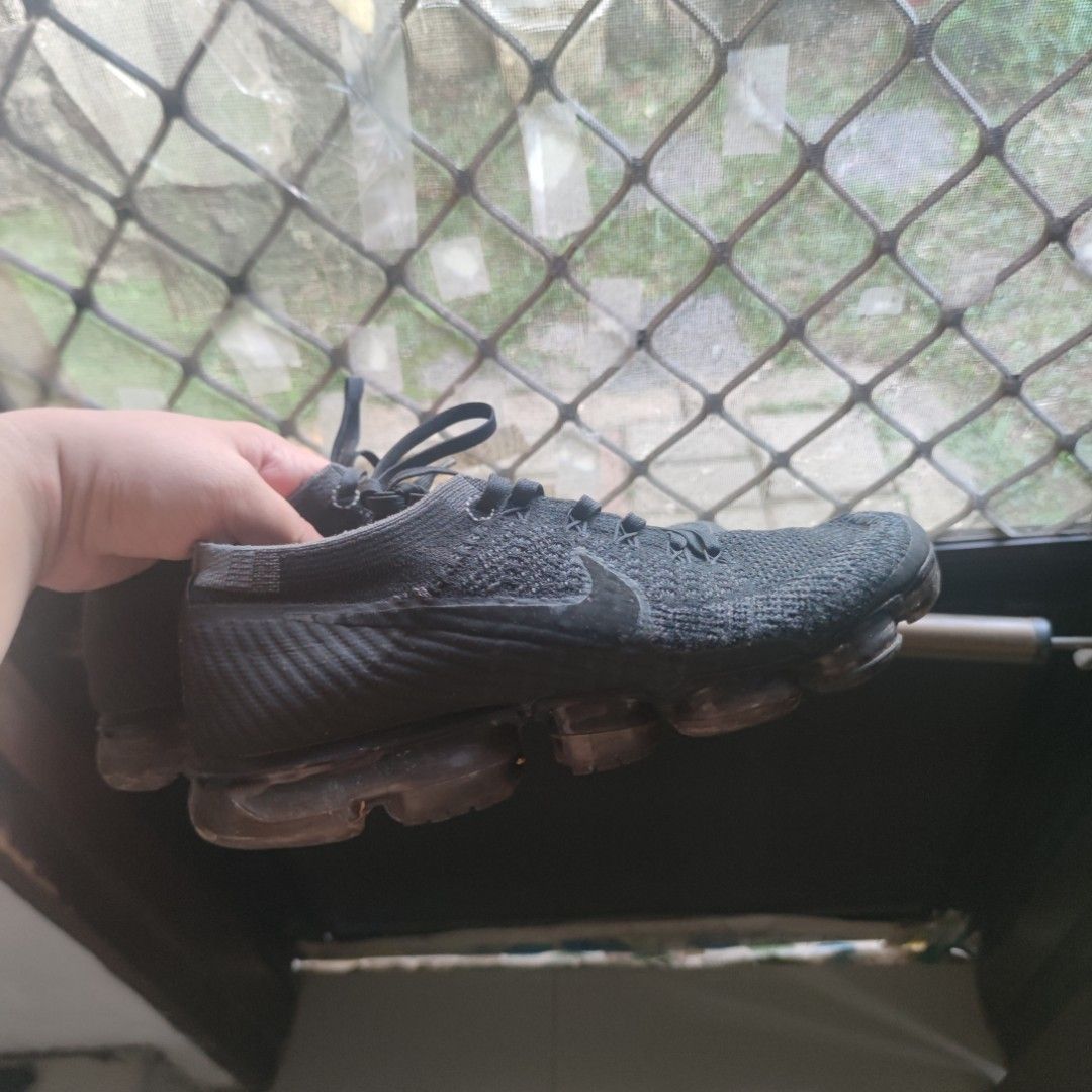FREE READ THE DESCRIPTION Nike Vapormax v1 Triple Black Men s Fashion Footwear Sneakers on Carousell