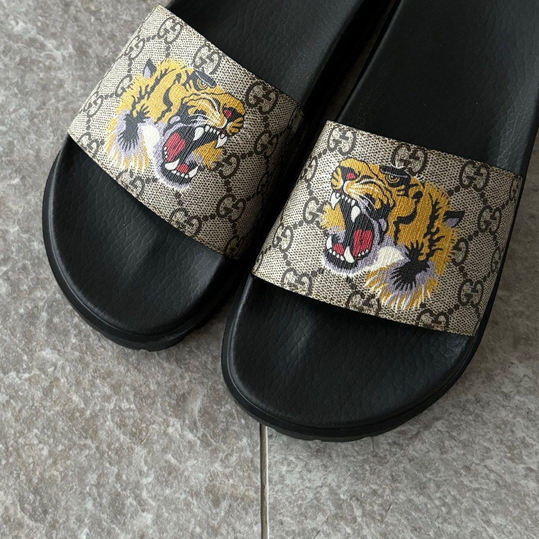 Gucci gg supreme tiger slide sandal clearance