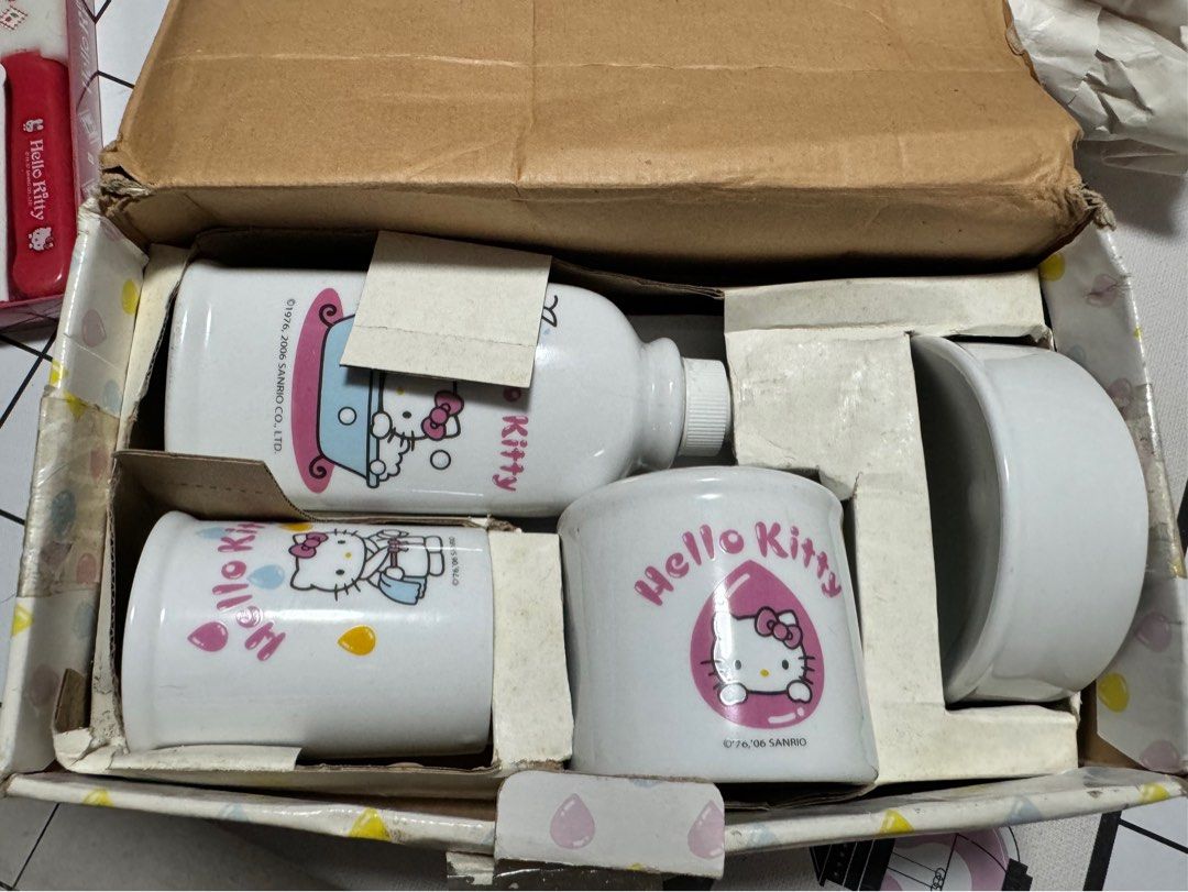 Hello kitty bathroom accesories (Category: Bathtub & Bath Accessories) located in Antipolo. Submitted by kawaiikeepsake (Listing ID 1328722040, Image 1). Description: Never used Authentic sanrio No flaw Dent box Ceramic Toothbrush holder Soap holder Liquid holder Cup .