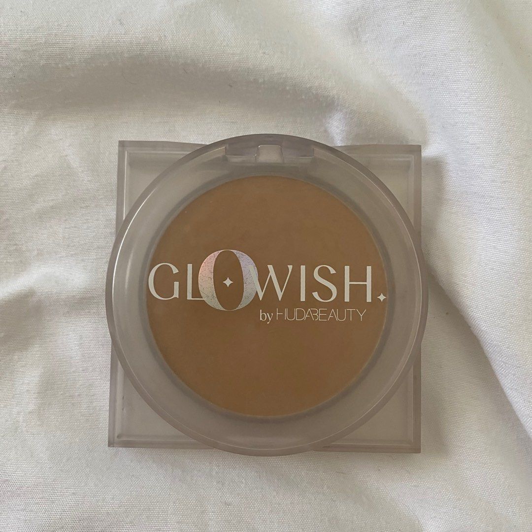 Huda Beauty Glowish Powder (Category: Makeup) located in Marikina City. Submitted by av0cado_ (Listing ID 1328639549, Image 1). Description: - barely used - rfs: not my shade.