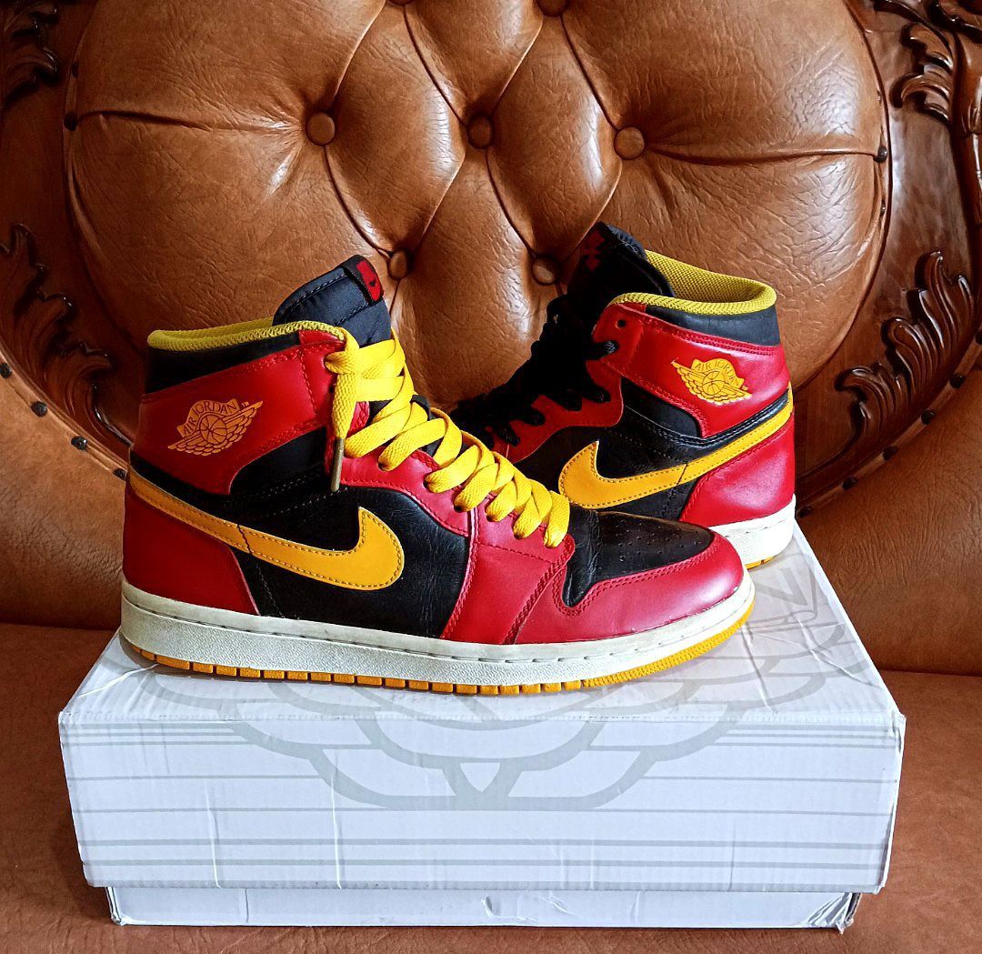 Jordan 1 Retro Human Highlight reel original authentic 42 Fesyen Pria Sepatu Sneakers di Carousell