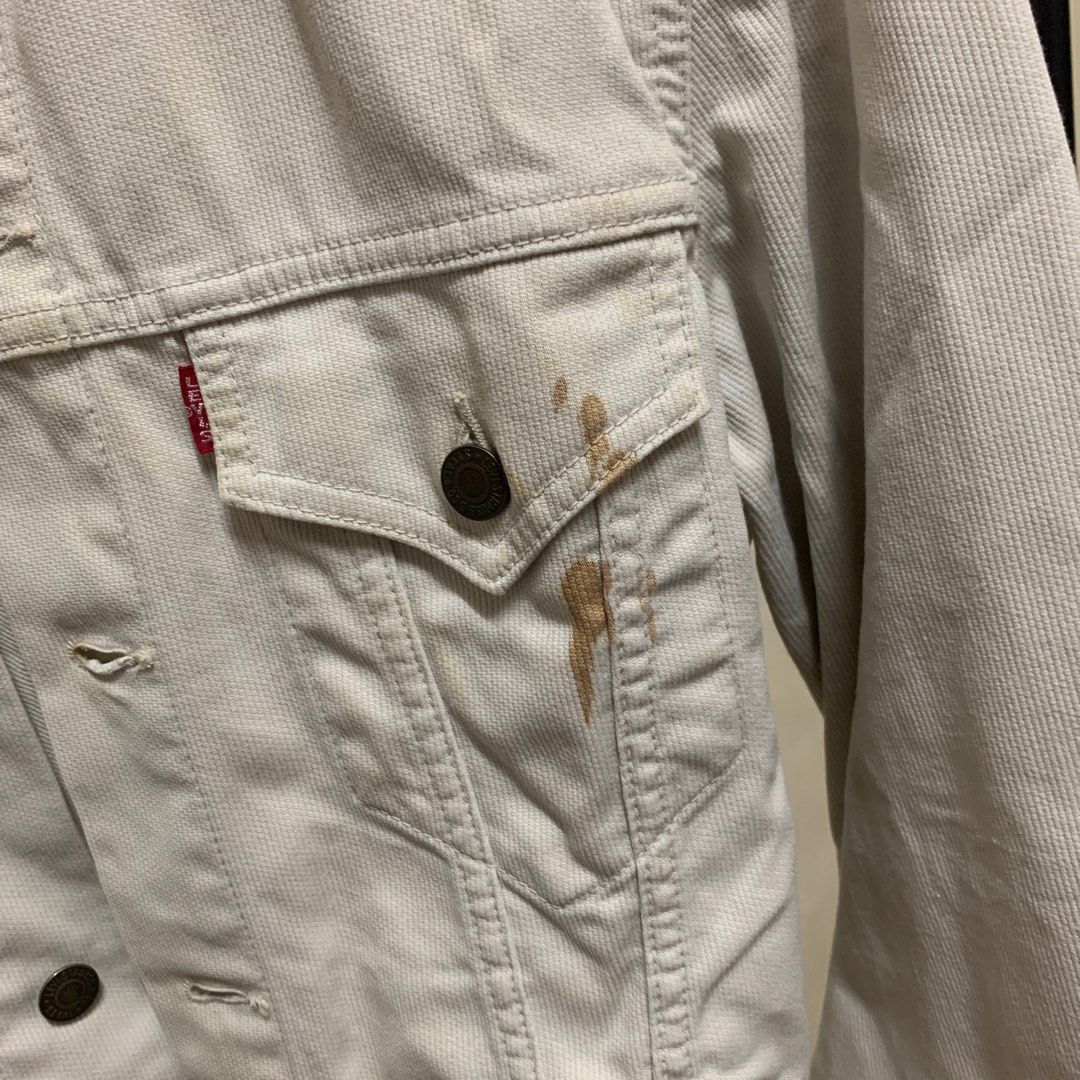 Levi's Jacket Big E (Category: Coats, Jackets and Outerwear) located in Parit Buntar. Submitted by sickothrift.store (Listing ID 1328652439, Image 3). Description: Levi's Jacket Big E Pit: 20.5 inches Length: 26 inches RM150 nett.
