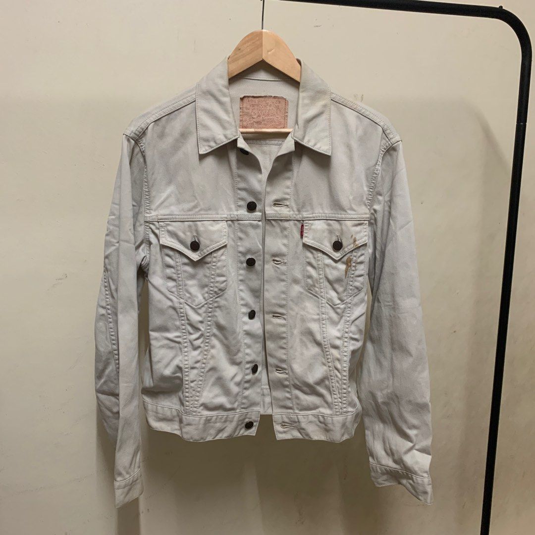 Levi's Jacket Big E (Category: Coats, Jackets and Outerwear) located in Parit Buntar. Submitted by sickothrift.store (Listing ID 1328652439, Image 1). Description: Levi's Jacket Big E Pit: 20.5 inches Length: 26 inches RM150 nett.