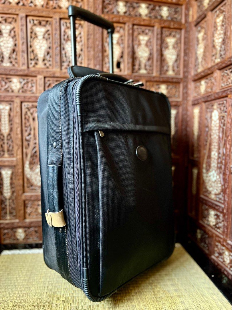 LONGCHAMP CABIN SIZE LUGGAGE (GUC) (Category: Luxury Bags & Wallets) located in Plaridel. Submitted by dane.thrifts (Listing ID 1328638365, Image 1). Description: 2 WHEELED GOOD USED CONDITION PM FOR MORE DETAILED PIC.