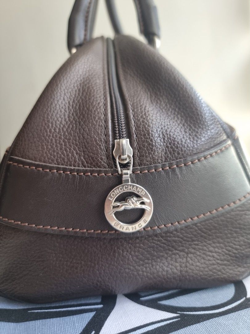 Longchamp Gatsby (brown pebbled leather bag) (Category: Luxury Bags & Wallets) located in Taguig. Submitted by closetraids (Listing ID 1328642667, Image 3). Description: Authentic Longchamp in excellent condition (no flaws). Clean inside out. Classic investment piece.Similar model sells for 315 euros in Vestiaire Collective. RFS: Not using it anymore. I make an effort to ensure the items are fairly priced taking into consideration its original pr