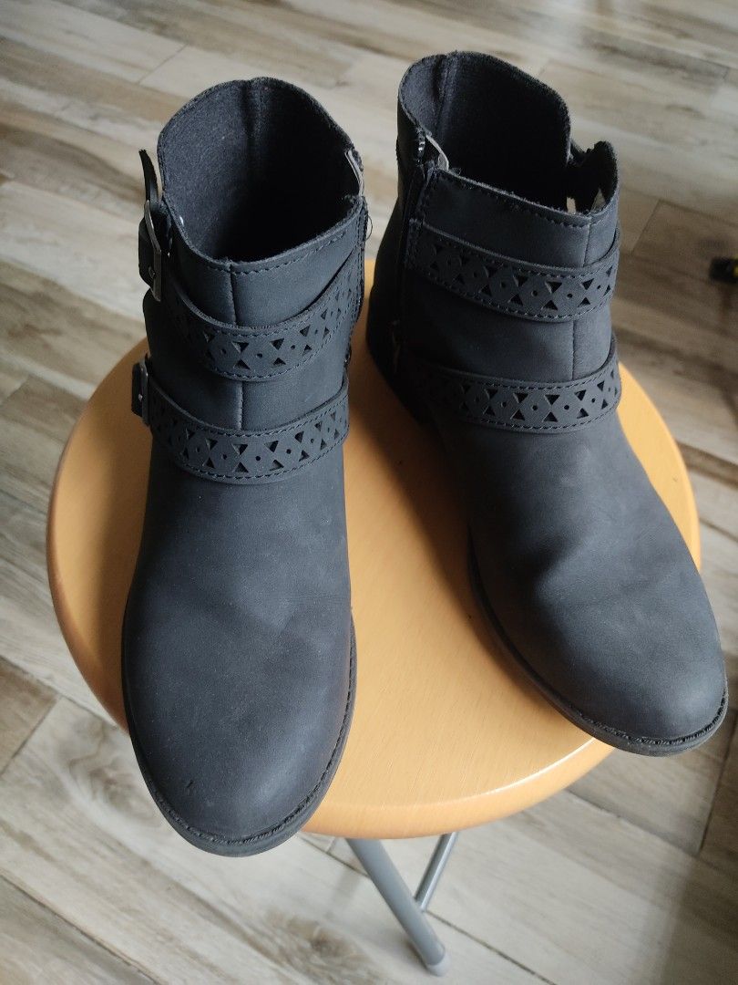 Lower East Side Boots (Category: Casual Shoes) located in Carmona. Submitted by genperf (Listing ID 1328623280, Image 1). Description: Slightly used boots from Payless. Size 7.5 / Eur 38. 5, color black, still in good condition. Needs cleaning. Price is still negotiable..
