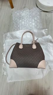 （分類：）位於 。 由 takeit_wawa 提交（商品編號 1328640292，圖片 1）。簡介： 。