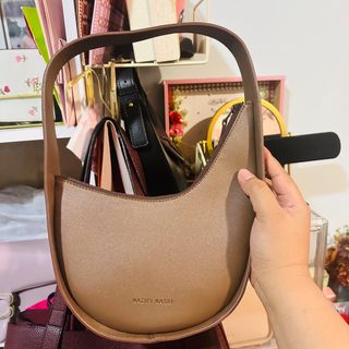 (Category: ) located in . Submitted by wardrobeus_ (Listing ID 1328729709, Image 1). Description: .