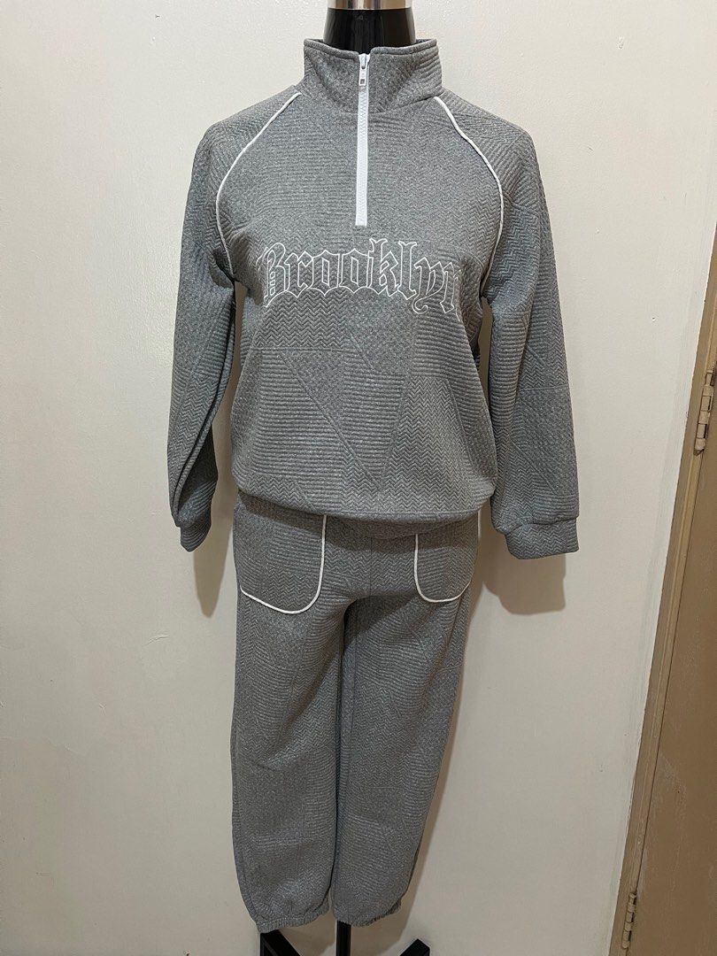 pull over coordinates (Category: Sets or Coordinates) located in Pasig City. Submitted by laviecollections (Listing ID 1328716996, Image 1). Description: Can fit xs frame Size on tag: 11-12 years old.