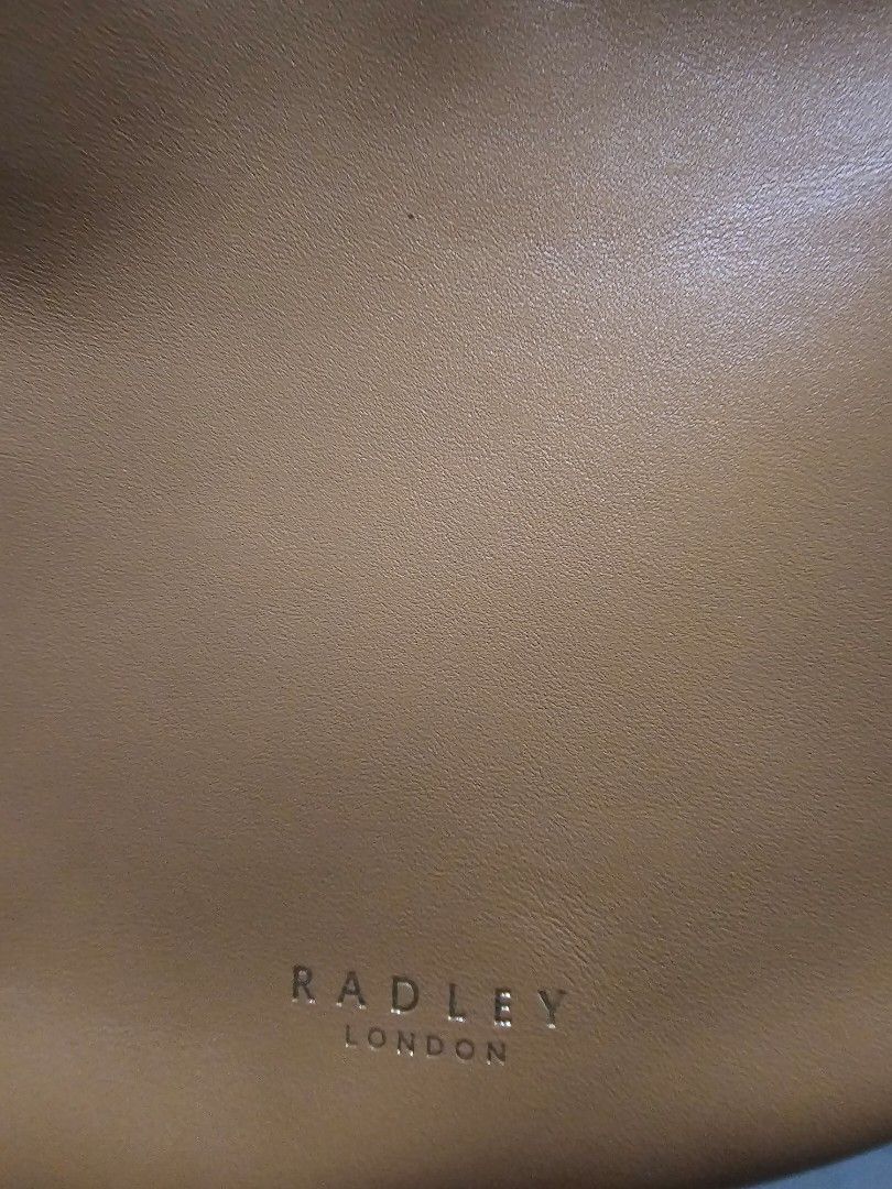 Radley Sling Bag (Category: Luxury Bags & Wallets) located in Quezon City. Submitted by kayla_seven (Listing ID 1328708245, Image 3). Description: Authentic from US. with dust bag.