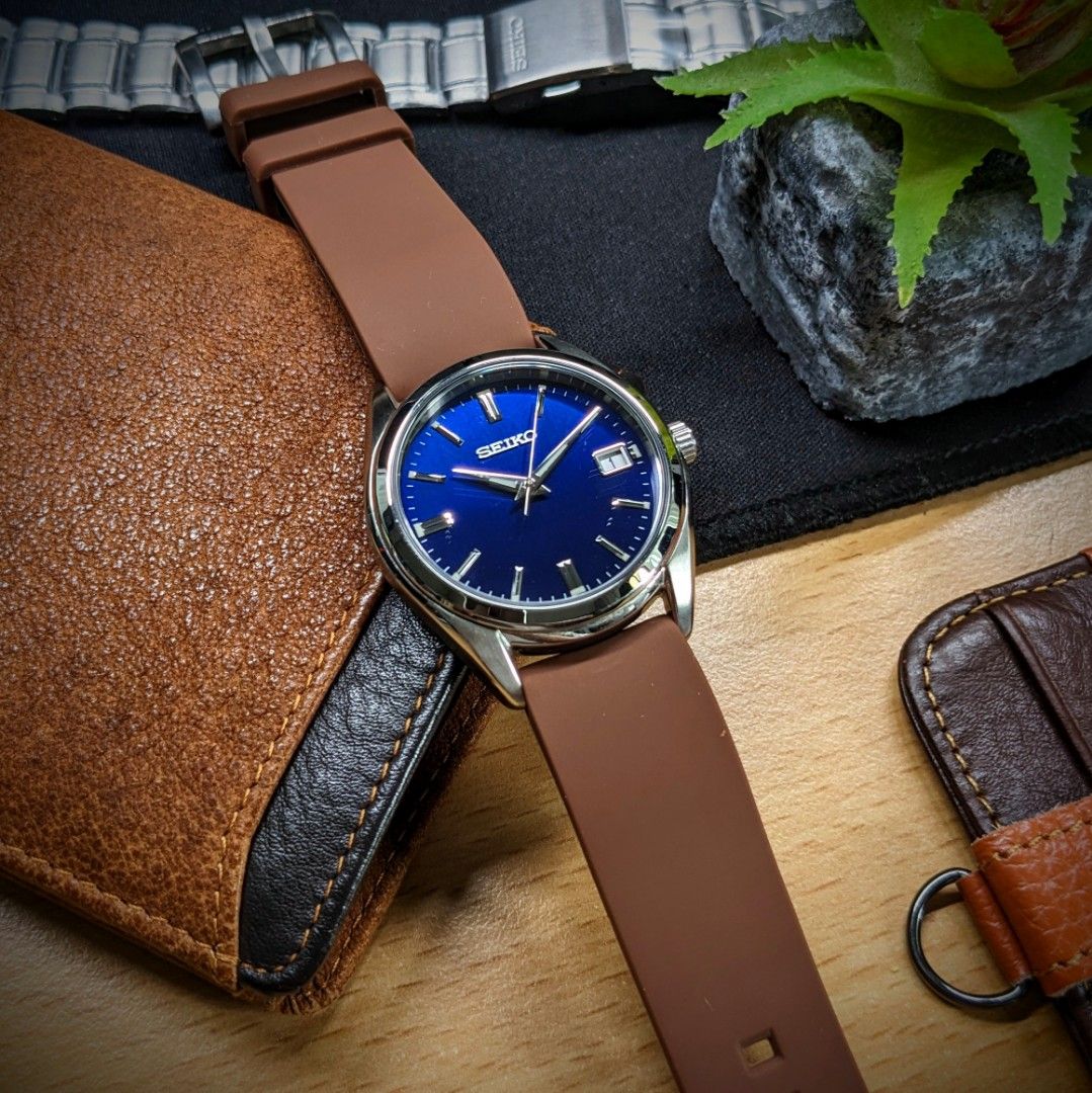 BNIB Seiko Classic 36mm unisex blue watch SUR317 Women s Fashion Watches Accessories Watches on Carousell