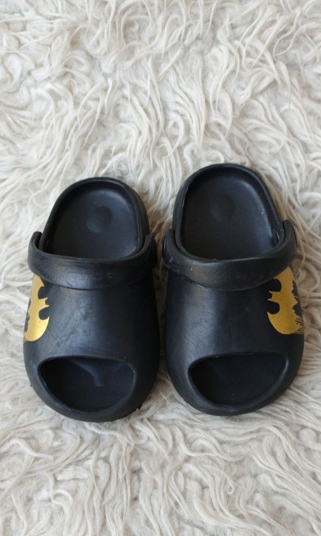 Sendal anak batman size 24, Bayi Anak, Lainnya di Carousell