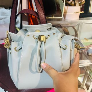 (Category: ) located in . Submitted by wardrobeus_ (Listing ID 1328730356, Image 1). Description: .