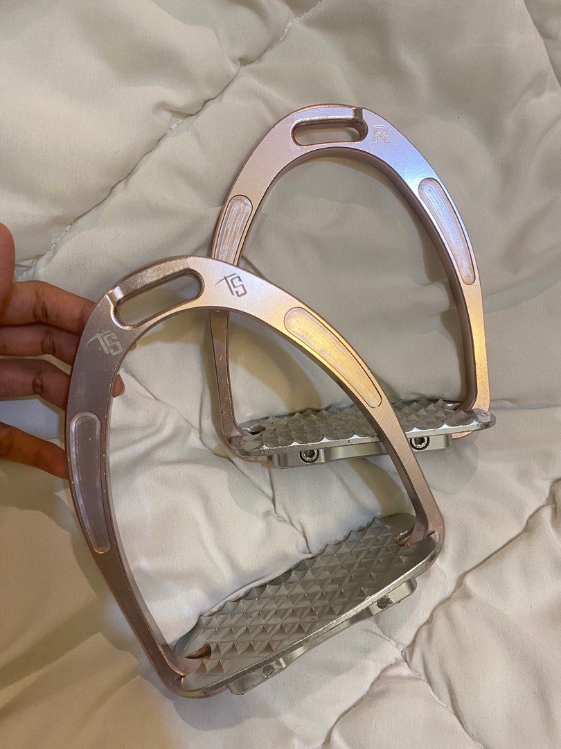 Buy ENDURO X-FLEX endurance stirrup with cage
