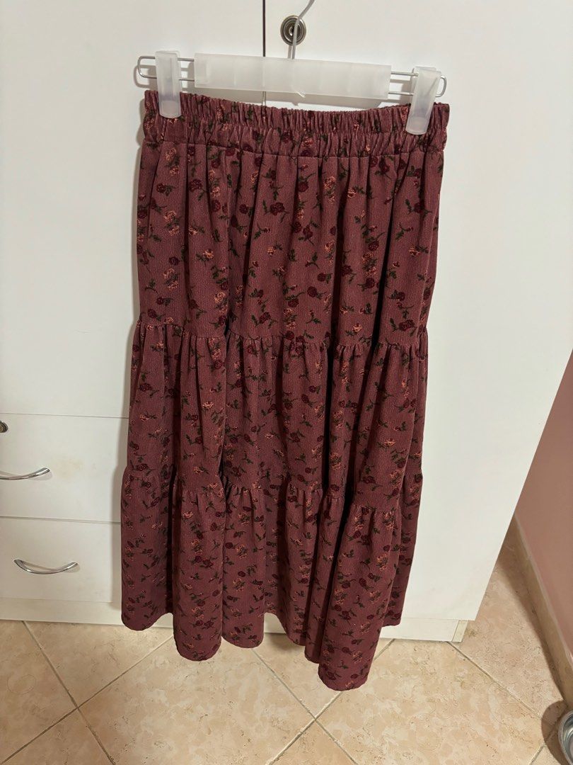 Dark pink midi skirt top