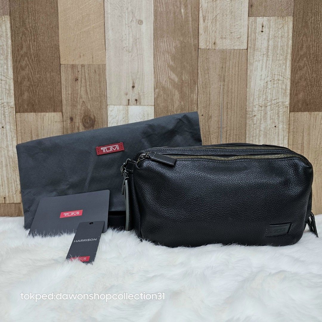 Tumi harrison daniel utility pouch leather original Fesyen Pria Tas Dompet Tas Selempang di Carousell