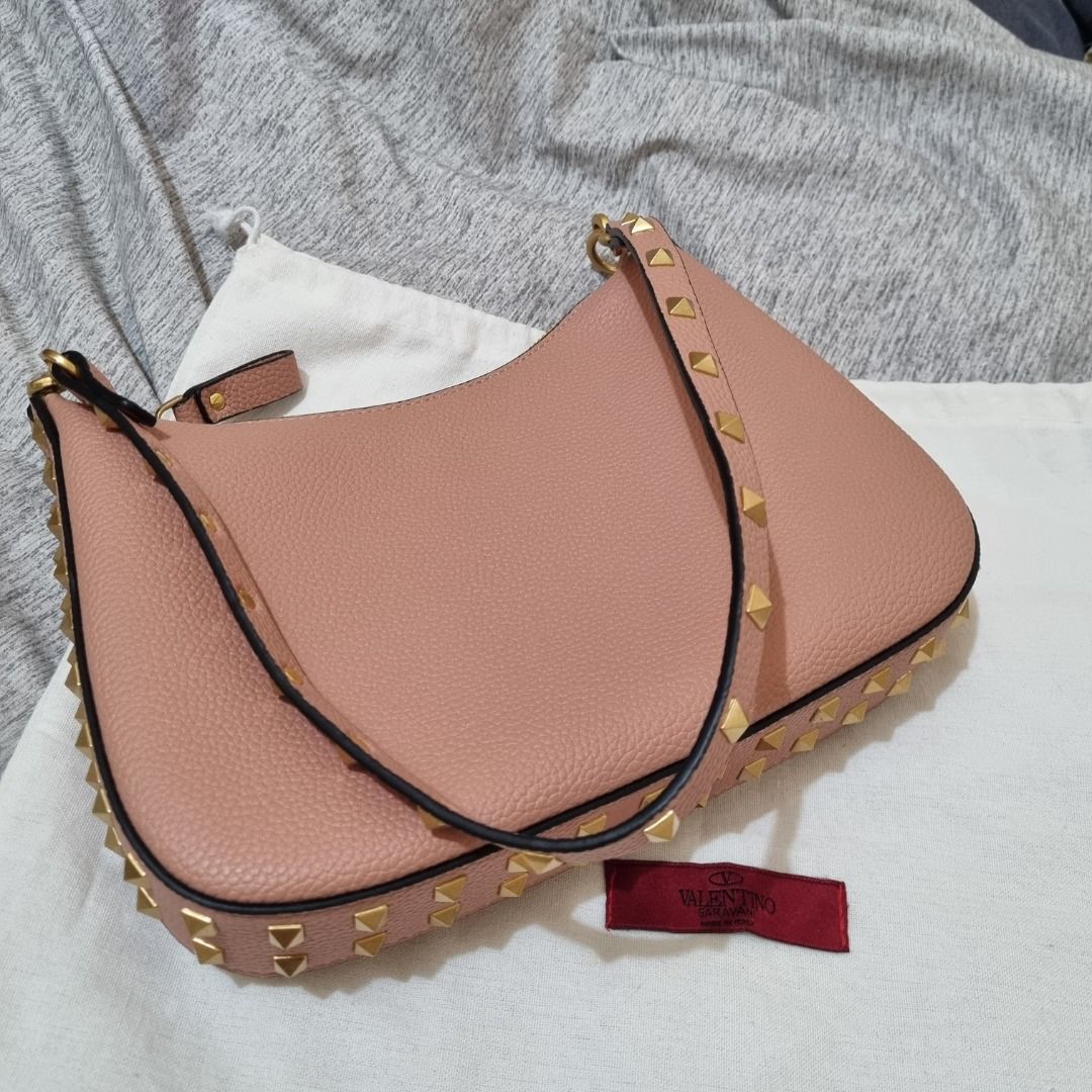 Valentino Garavani Rockstud hobo bag (Category: Shoulder Bags) located in Bayombong. Submitted by _treasuretrove (Listing ID 1328727000, Image 3). Description: Iconic Rockstud Details Spacious Interior Very pretty!!.