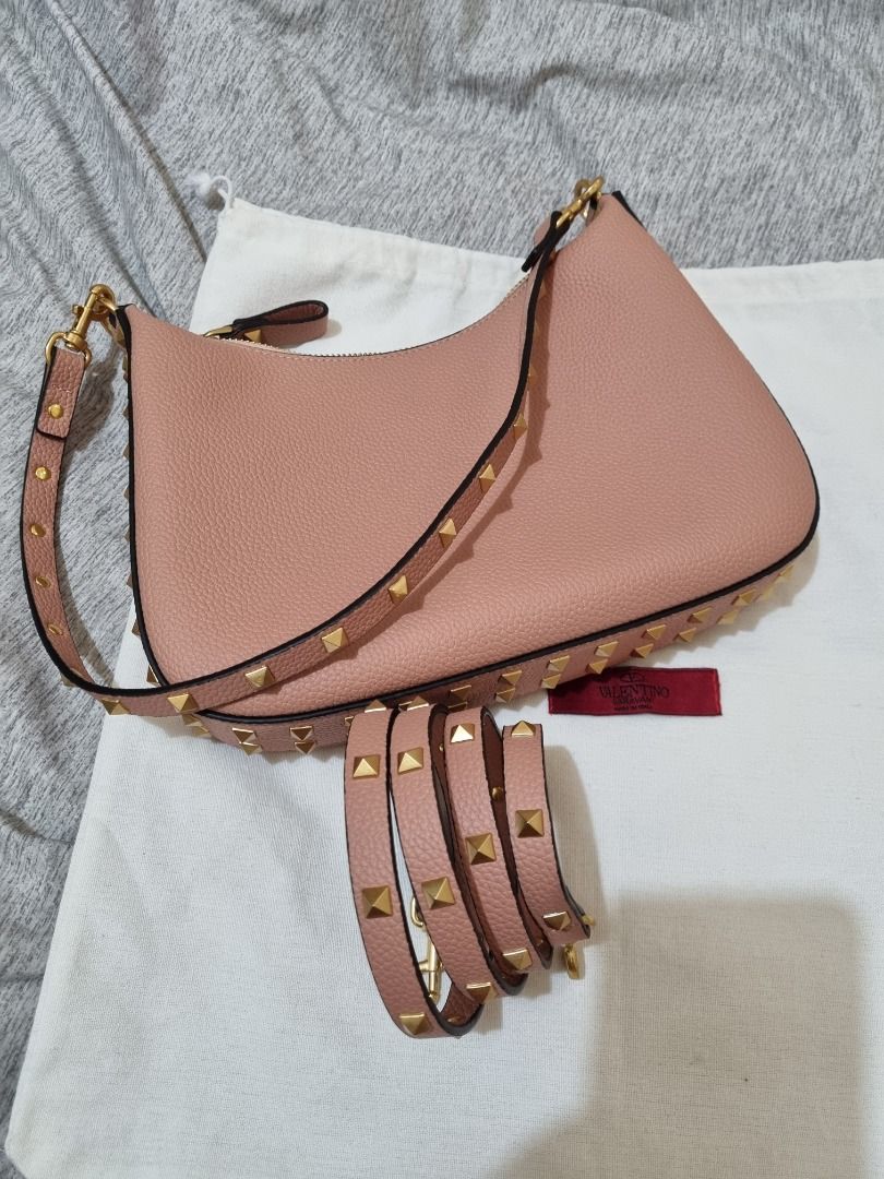 Valentino Garavani Rockstud hobo bag (Category: Shoulder Bags) located in Bayombong. Submitted by _treasuretrove (Listing ID 1328727000, Image 1). Description: Iconic Rockstud Details Spacious Interior Very pretty!!.
