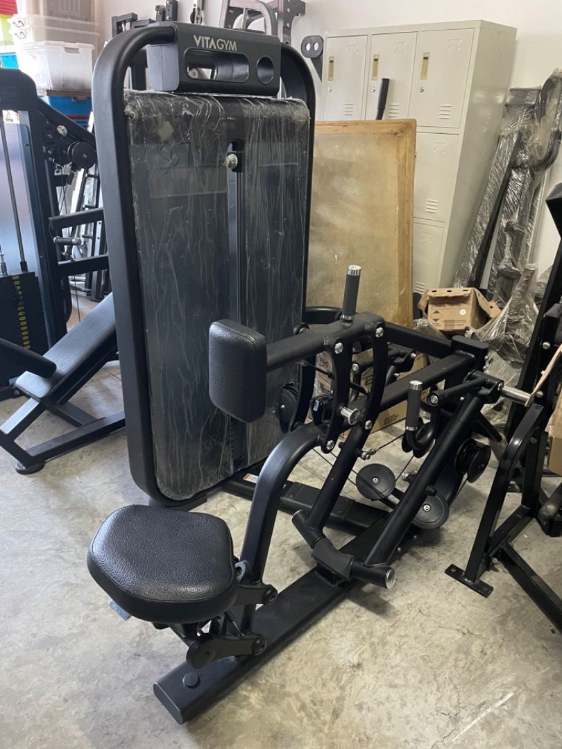 Vitagym V6 iso lateral back machine diverging lat pulldown and low row ...