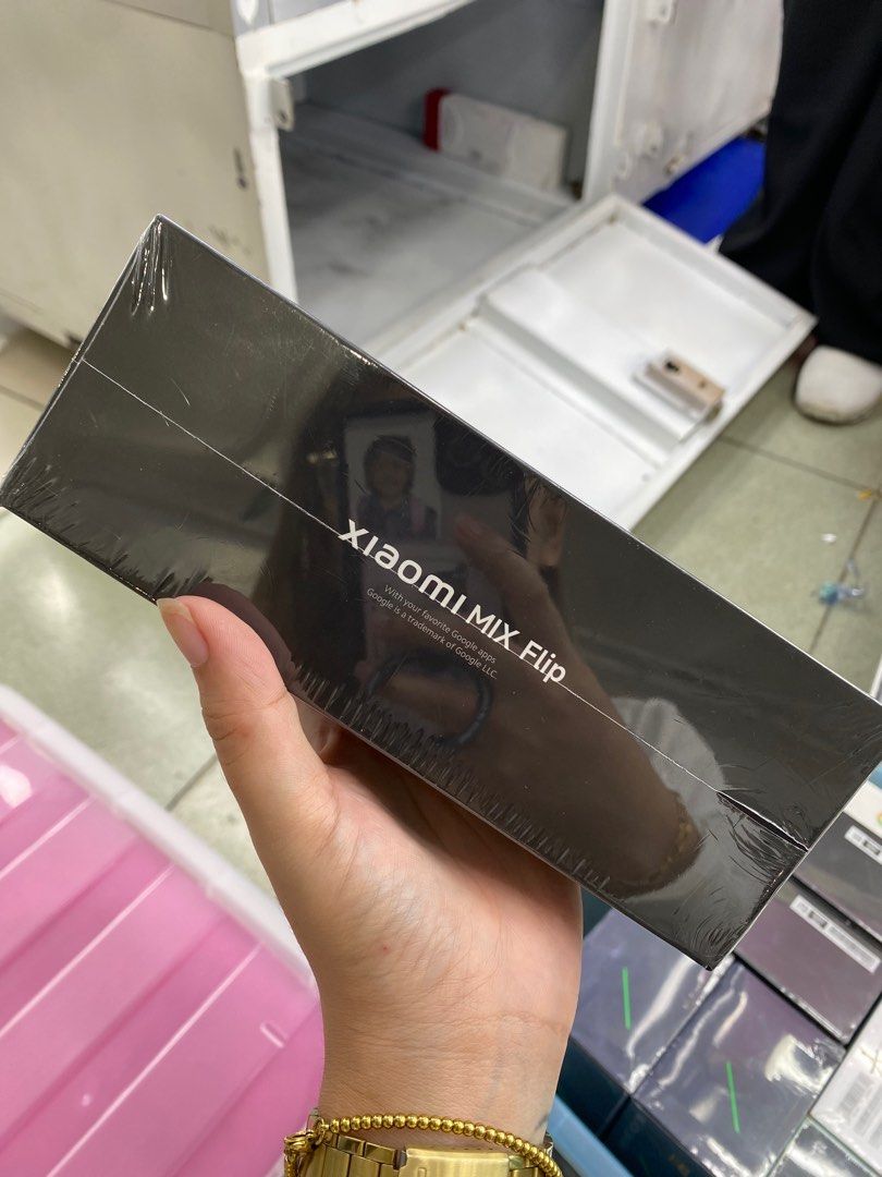 Xiaomi Mix Flip (Category: Xiaomi) located in San Juan City. Submitted by ace_gadgethub (Listing ID 1328764056, Image 3). Description: Brandnew/sealed.