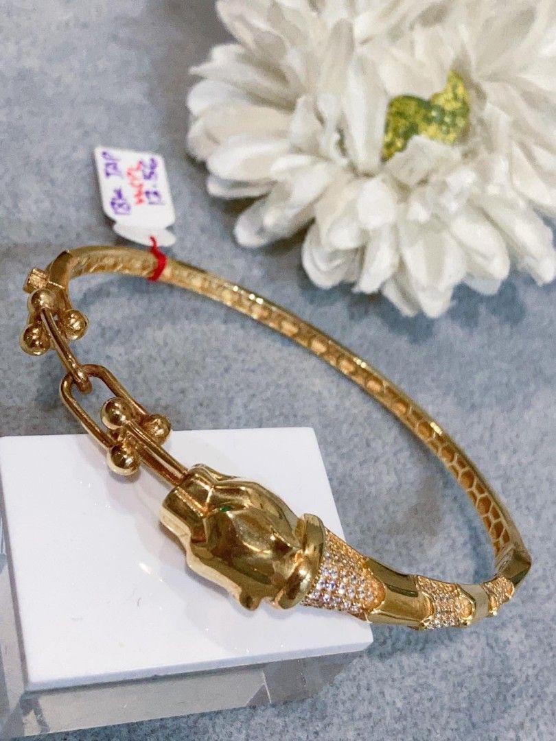 18K gold Water drop elect.bangle yg (Category: Bracelets) located in Manila. Submitted by shaineofpreciousjewelshop (Listing ID 1331920053, Image 3). Description: ✨Hi Welcome to Precious Jewel shop ✨ Important Reminder: No Cod,No Pick-up or meet up No lay-away,cash basis only-payment first policy. For more information pls contact me on my vb-09703422898. Thank you😊.